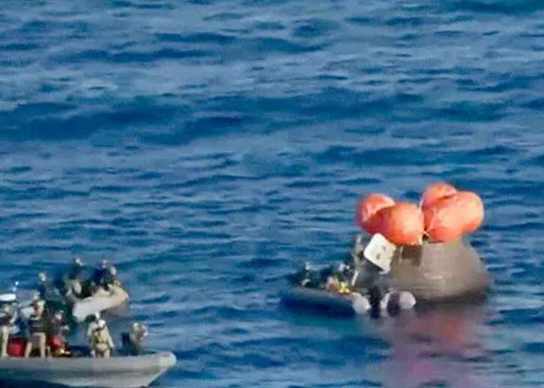 చంద్రుడిని చుట్టి భూమికి చేరిన వ్యోమ‌గాములు..